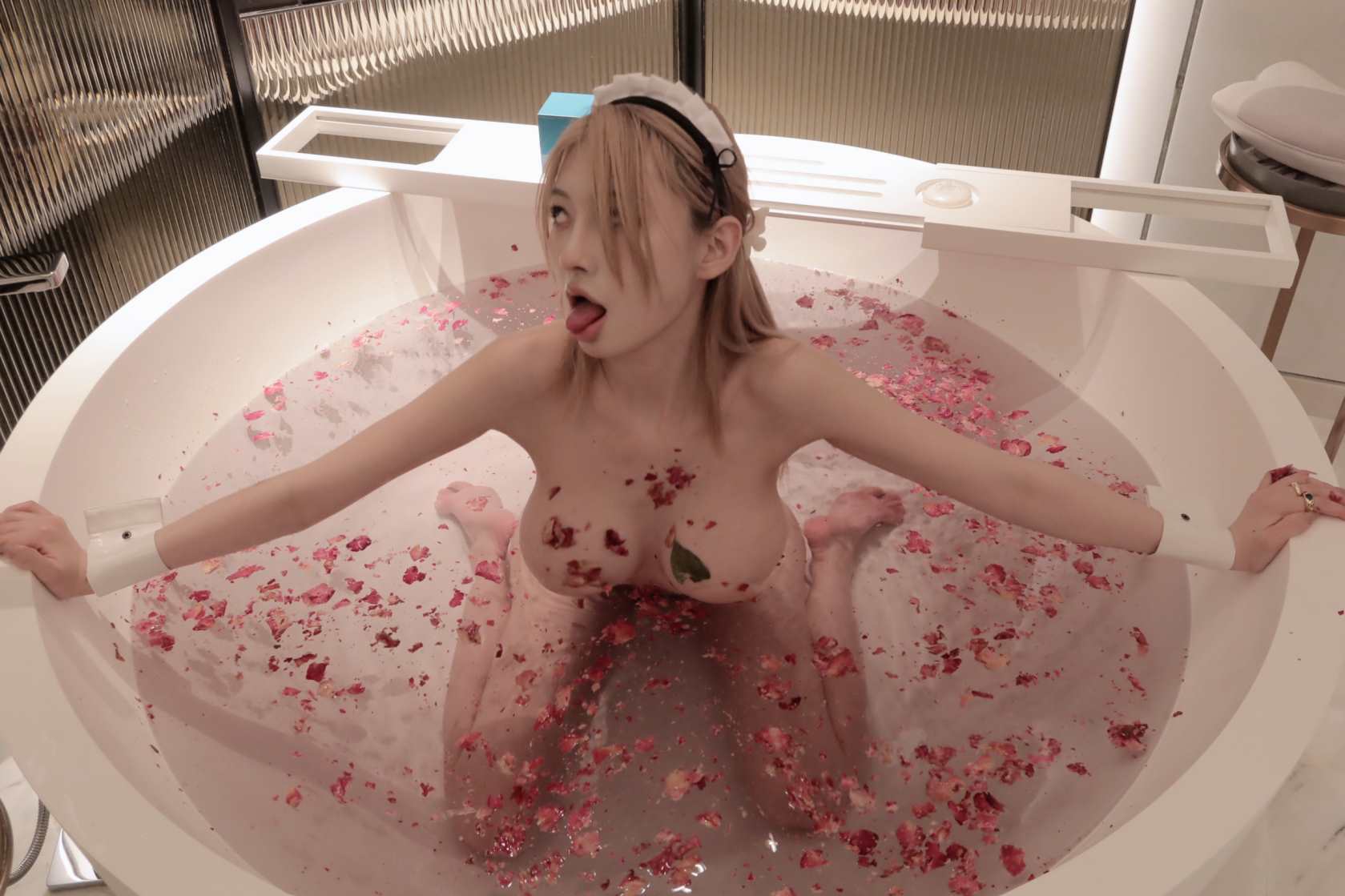 脸红Dearie  红酒美人 [44P1V 141.81 MB] 在线看图 第2张